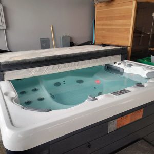 Pre-Owned 2023 Laguna