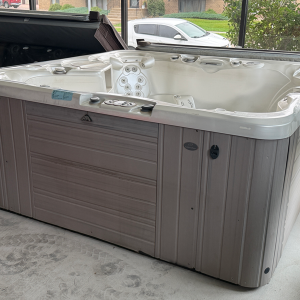 2009 Niagara side view without lid